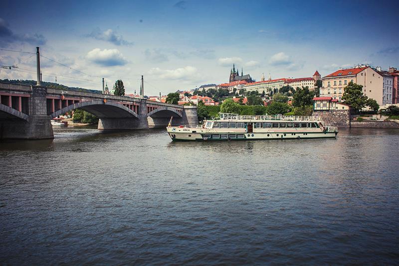 Cruise on the Vltava river with lunch - preview image